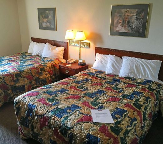 Country Hearth Inn & Suites Willard