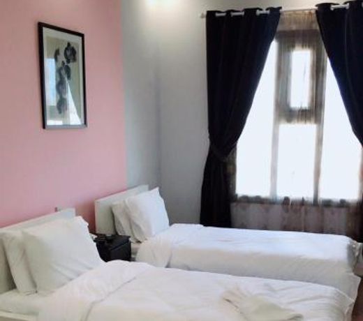 Safari House Suite