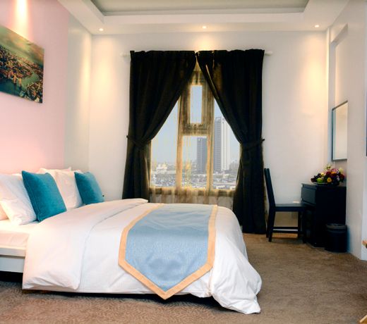 Safari House Suite