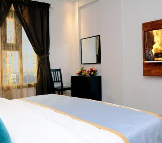 Safari House Suite
