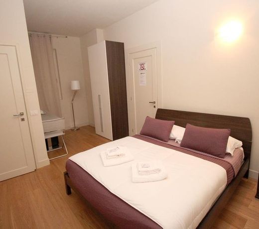 MY ROOM SUITE CENTER