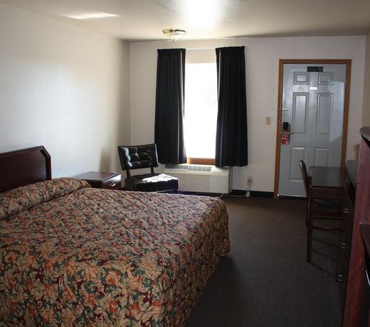 Boomtown Inn