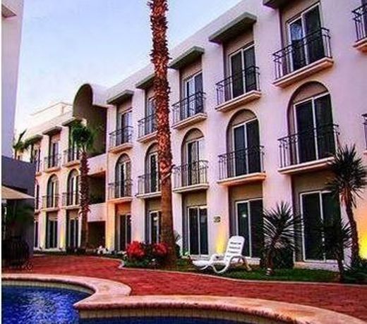 Seven Crown Express & Suites