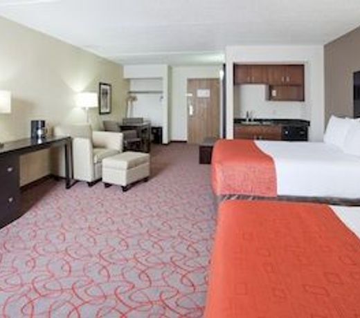 Holiday Inn Express & Suites Bloomington West, an IHG Hotel