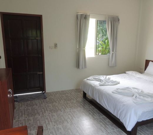 OYO 75312 Banana Lodge