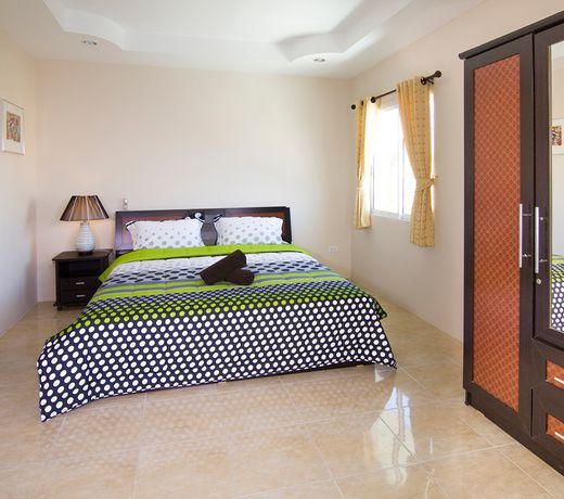 Villa Waree