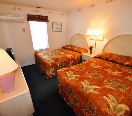 Riviera Resort & Suites