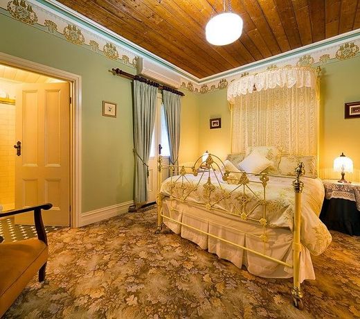 Barnsley House Bed and Breakfast