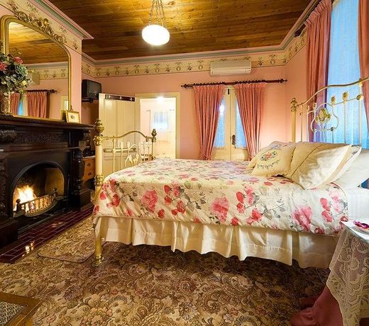 Barnsley House Bed and Breakfast