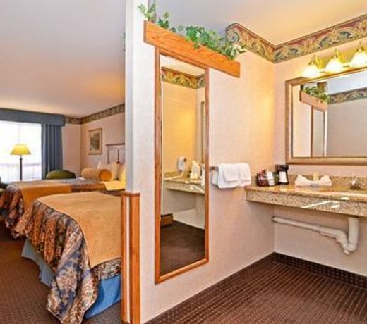 Best Western Plus Silver Saddle Inn