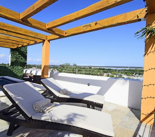 Azura Boutique Hotel
