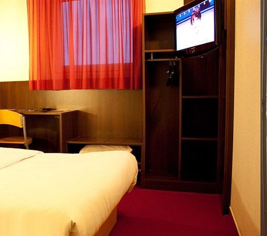 B&B HOTEL Clermont-Ferrand Sud AubiÃ¨re