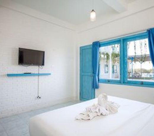 Paras Paros Marina Lodge
