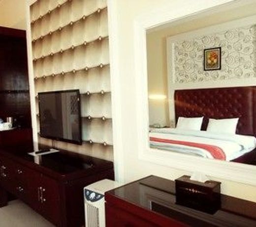 Grand City Hotel Batu