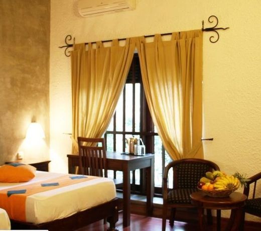Serendip Stone Hotel and Bungalow