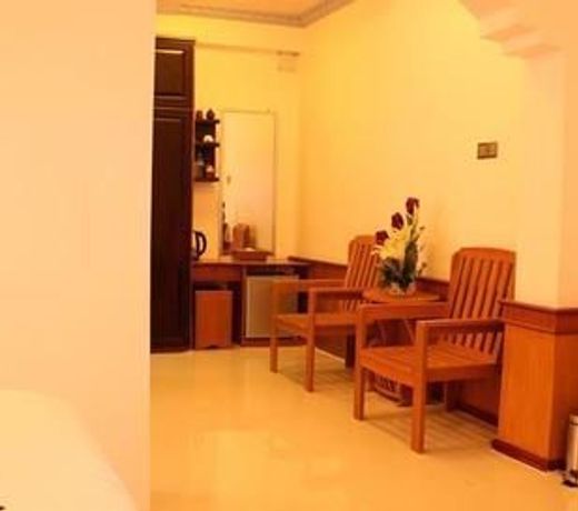 Mandalay White House Hotel