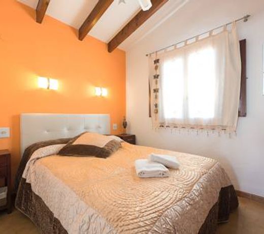 Villa Neus - PlusHolidays