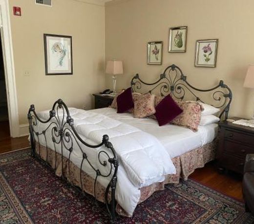 Inn at 835 Boutique Hotel