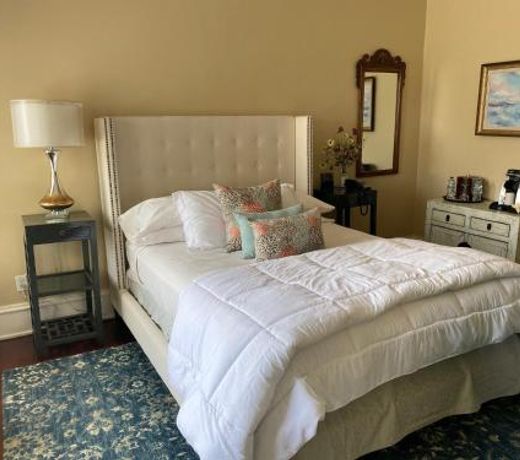 Inn at 835 Boutique Hotel