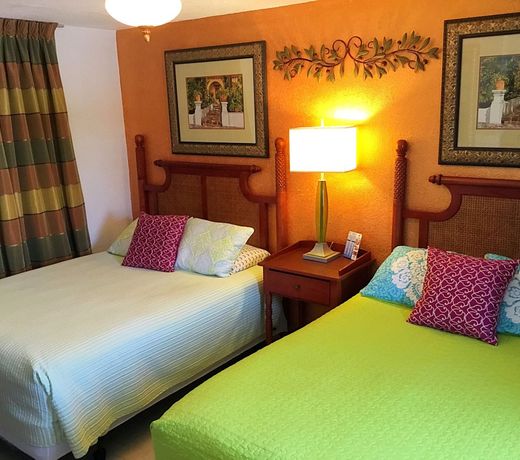 Sir David Guesthouse - Adults Only