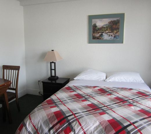 Hideaway Inn