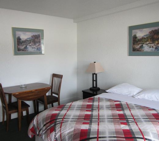 Hideaway Inn