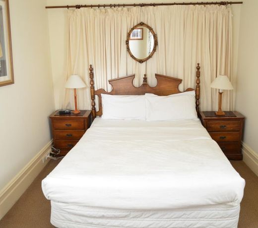 Leura House