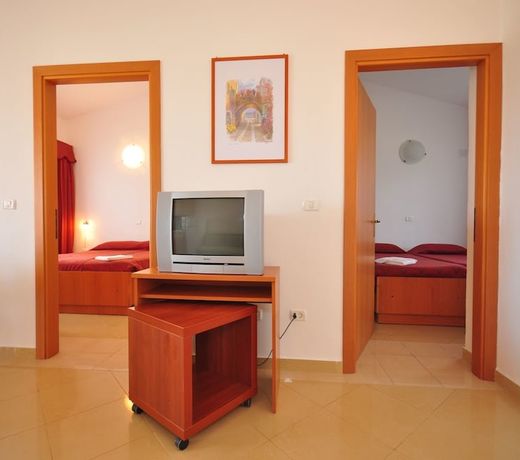 Kazela Apartments