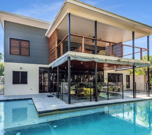 Bramston Beach - Premium Holiday House