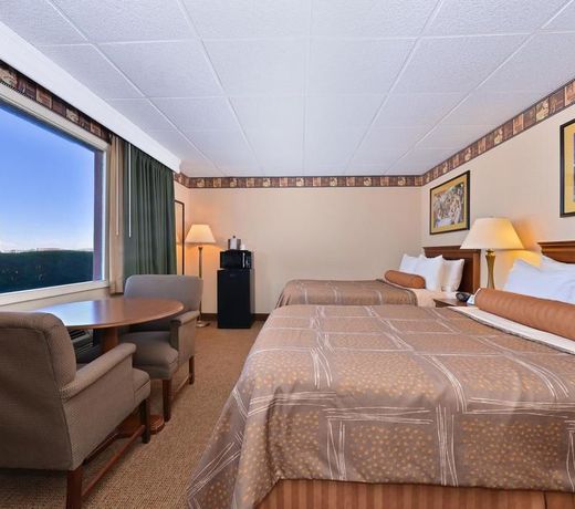 Best Western Movie Manor