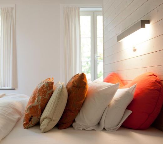 Hotel Au Nom De Dieu