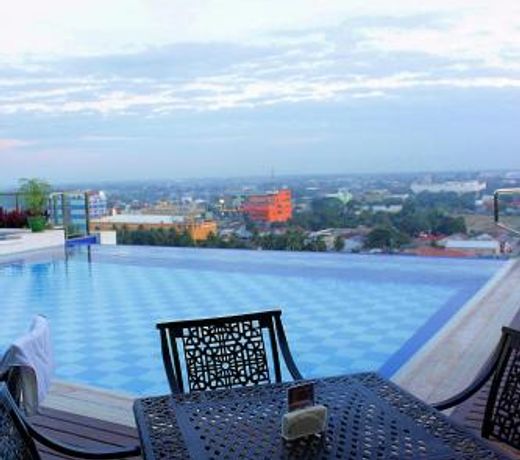 Central Park Tower Resort