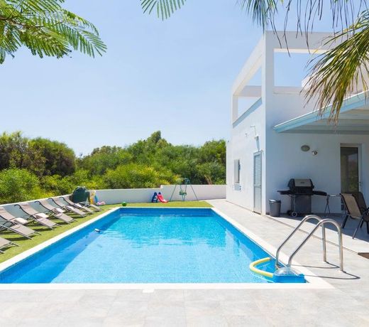 Akefalou Bay Villa