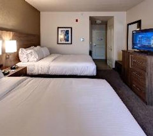 Holiday Inn Express & Suites Manhattan, an IHG Hotel