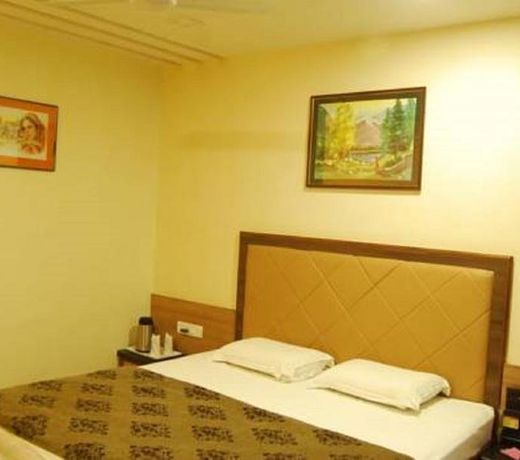 Hotel  Savera Palace