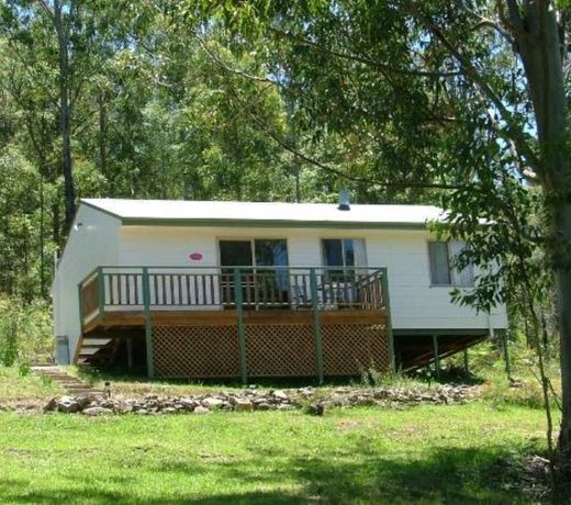 Peacehaven Country Cottages & Farmstay
