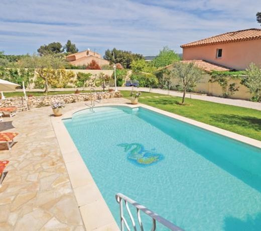 Holiday home Rognac 64 with Outdoor Swimmingpool