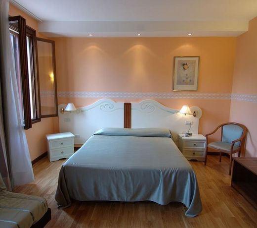 Albergo Ristorante Flora