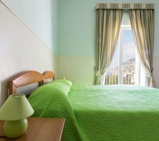 Sisters Hotel