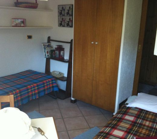 CHEZ MILLIERY