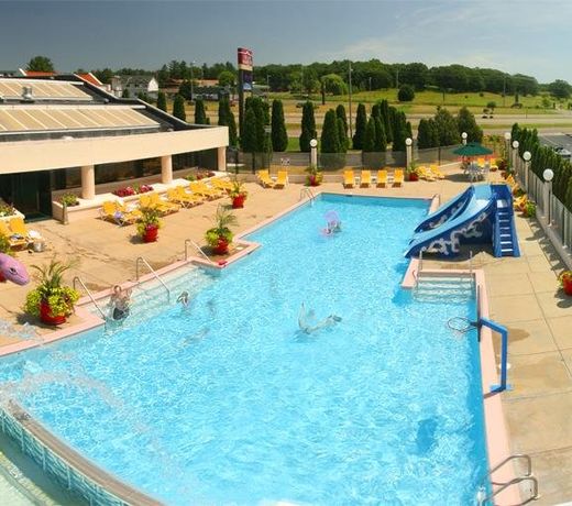 Grand Marquis Waterpark Hotel & Suites