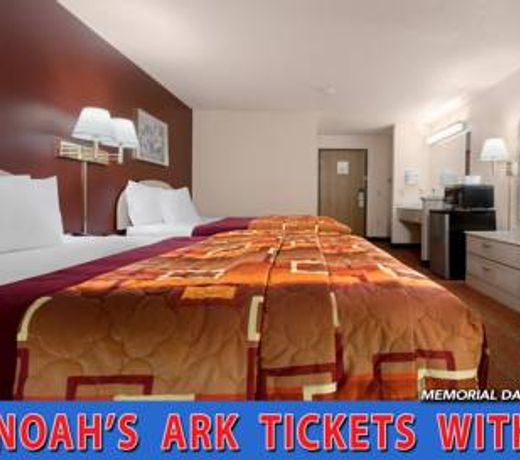 Grand Marquis Waterpark Hotel & Suites