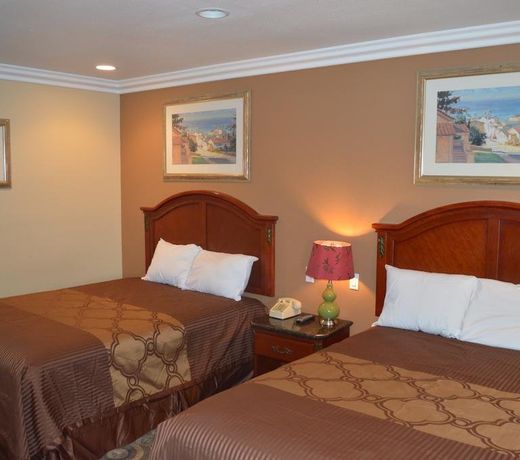 Tustin Motor Lodge