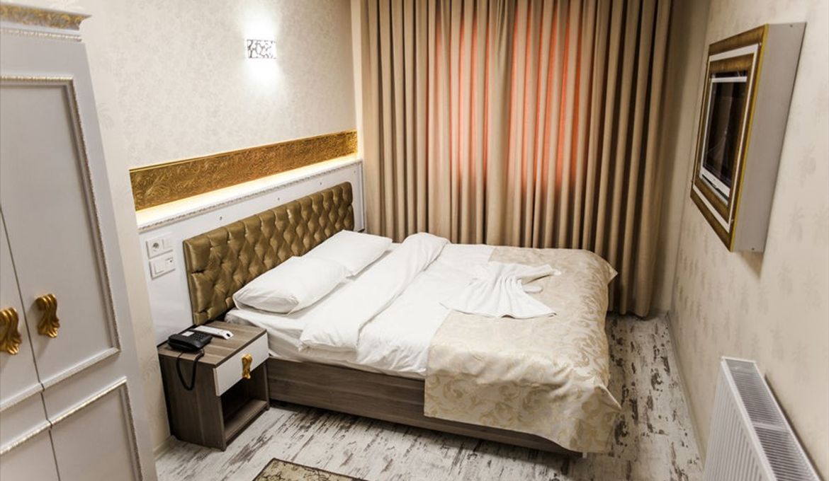 White Palace Hotel