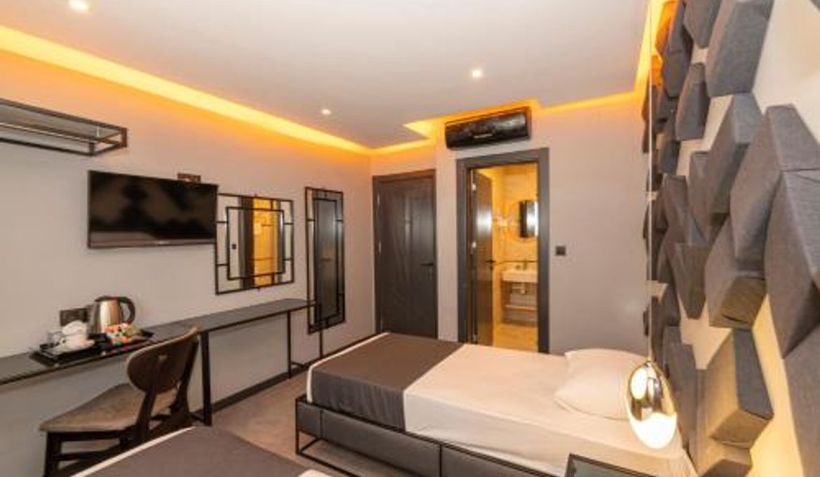 White Palace Hotel