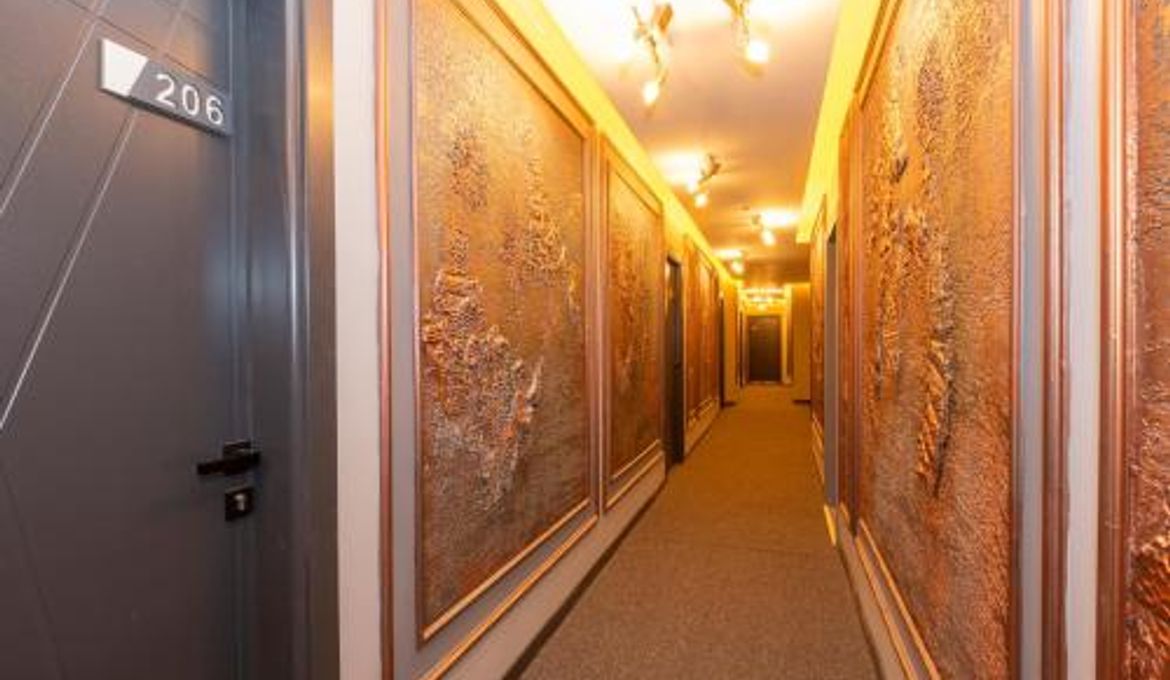 White Palace Hotel