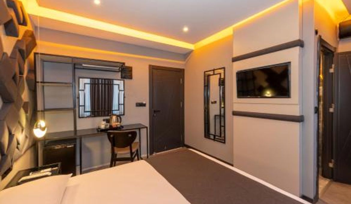 White Palace Hotel