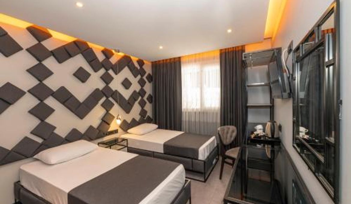 White Palace Hotel