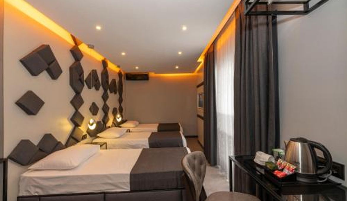 White Palace Hotel