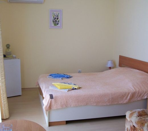 Kalamit Guest house